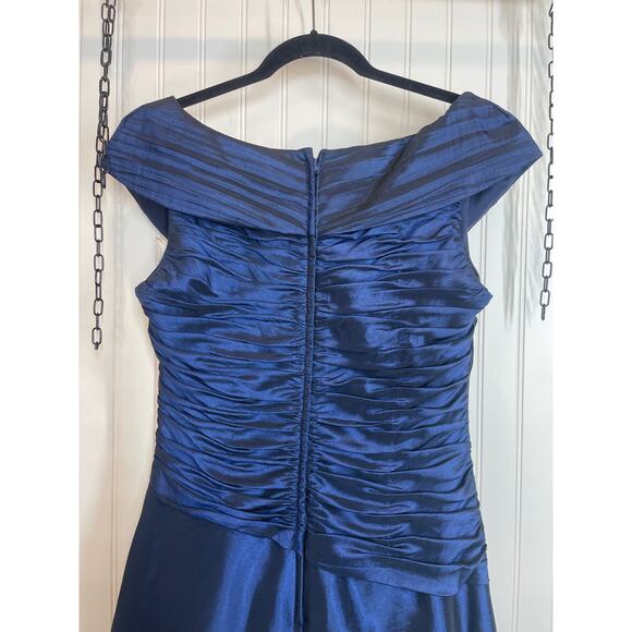 NWT DAVID’S BRIDAL Womens Blue Sleeveless Mock 2 Pc Taffeta Full Length Gown 10 - Picture 3 of 7